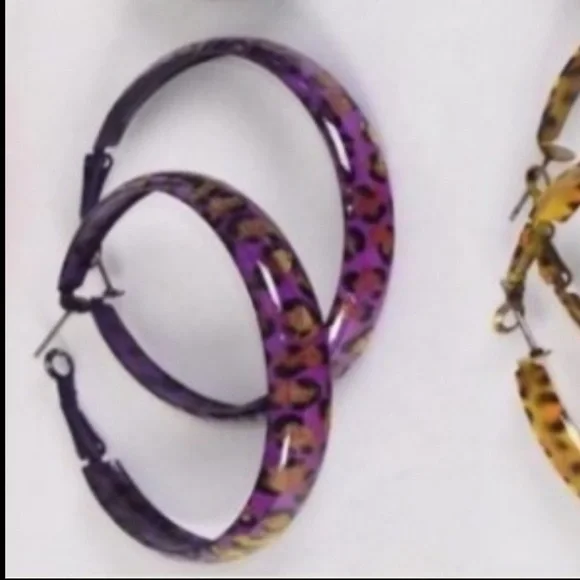 TRENDING Animal Cheetah Leopard Hoop Earrings *Purple Colorful NEW NWT - Picture 5 of 6